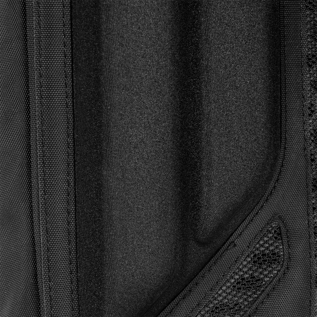 paragon-hydration-pack-i5 Paragon_Black_Texture.png